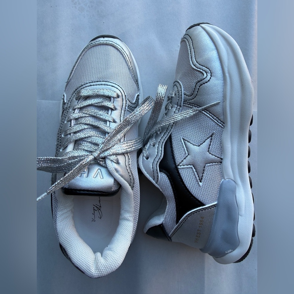Vintage Havana Cloud Silver Star Sneakers, Size 7